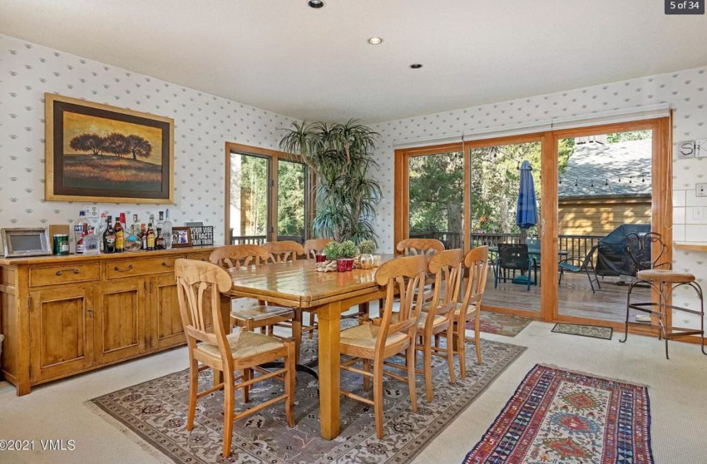 A before shot of the dining room.